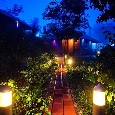 Stone Hills Hotel Kannur Bagian luar foto