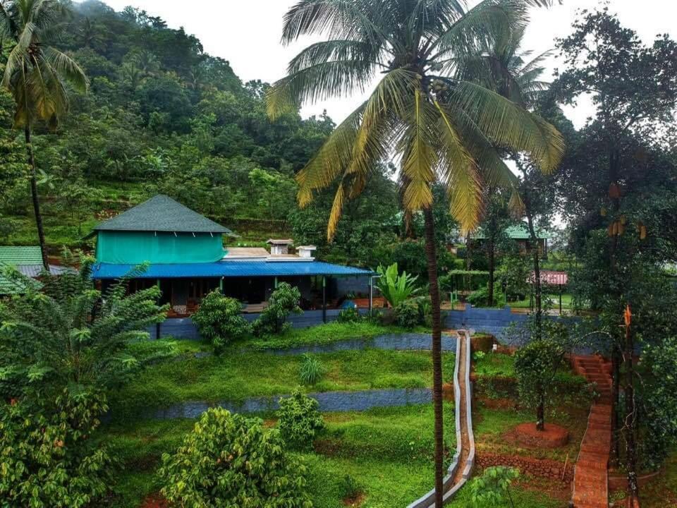 Stone Hills Hotel Kannur Bagian luar foto