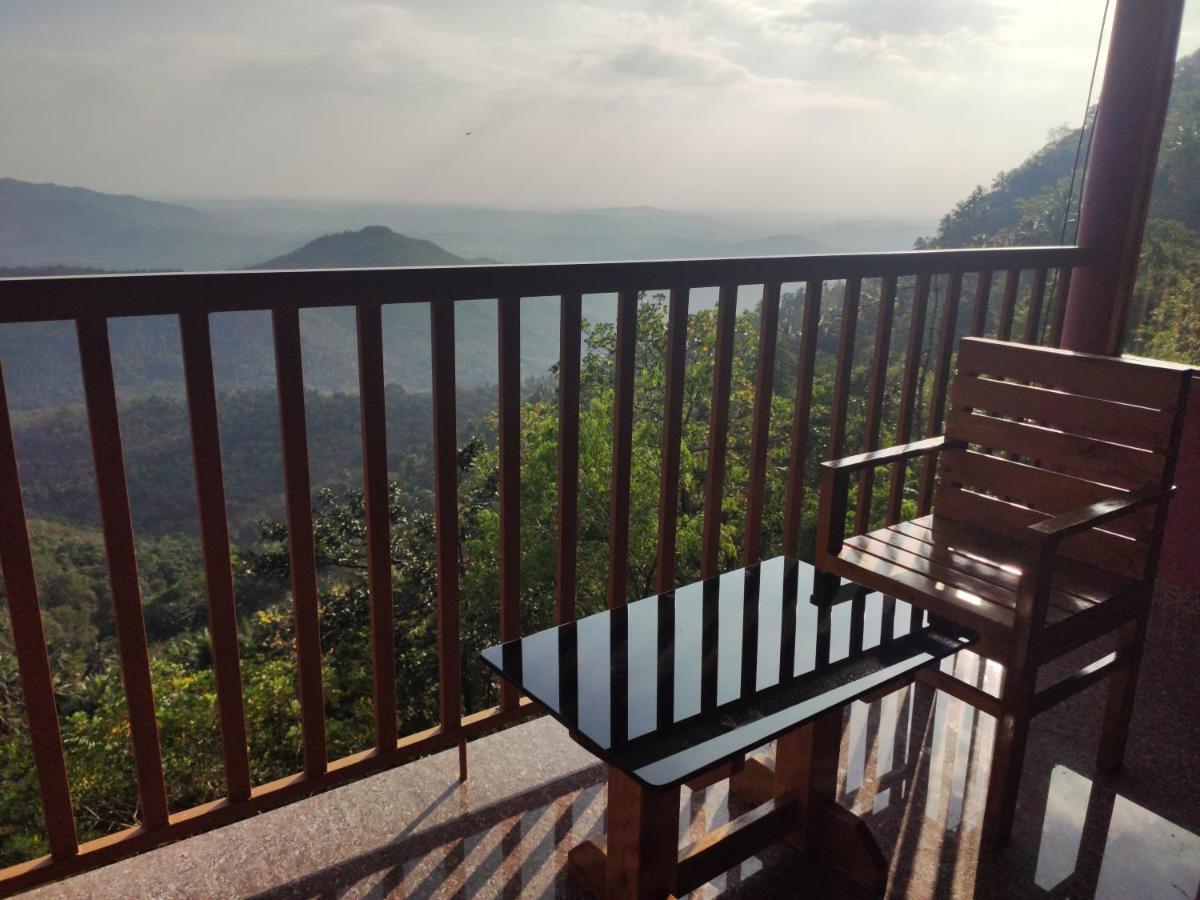 Stone Hills Hotel Kannur Bagian luar foto