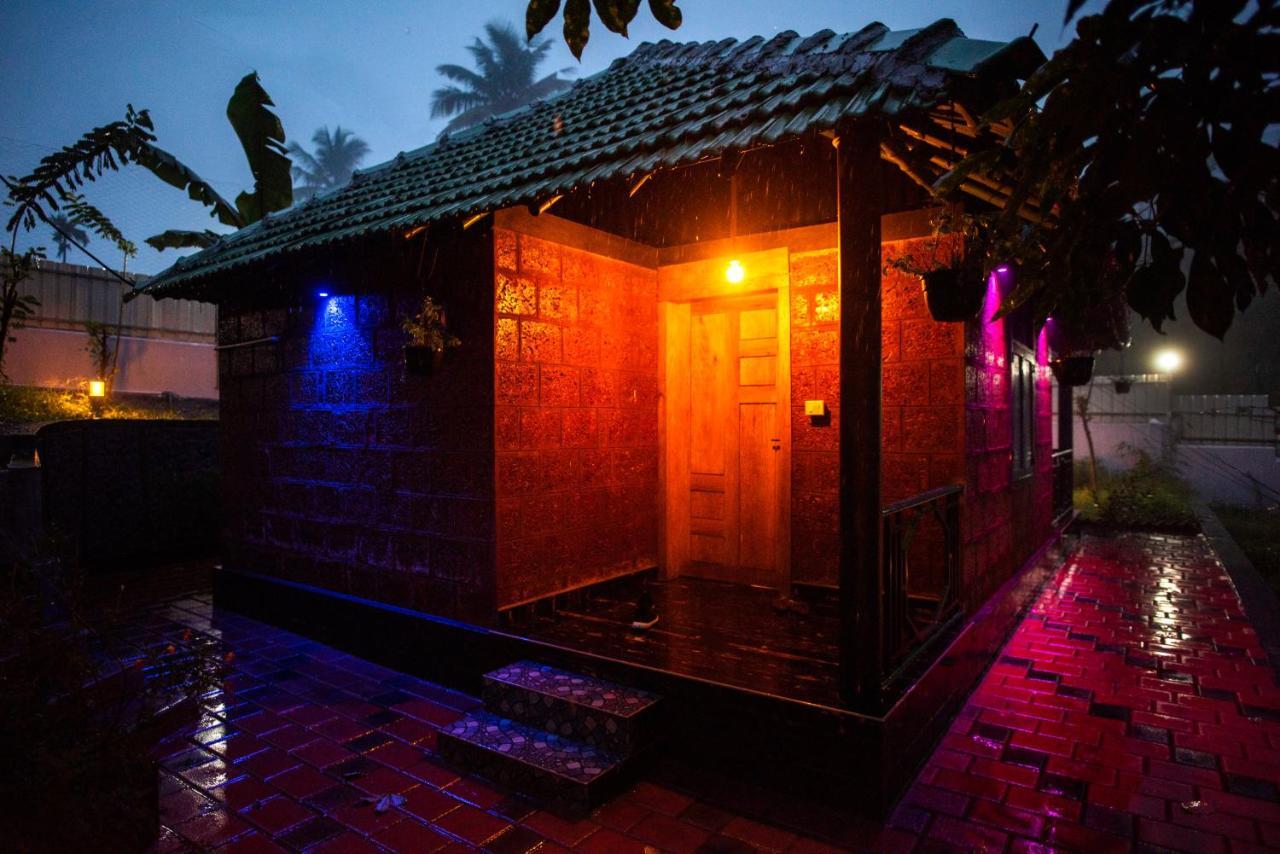 Stone Hills Hotel Kannur Bagian luar foto