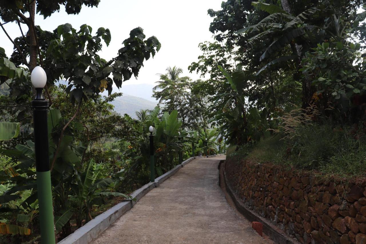 Stone Hills Hotel Kannur Bagian luar foto