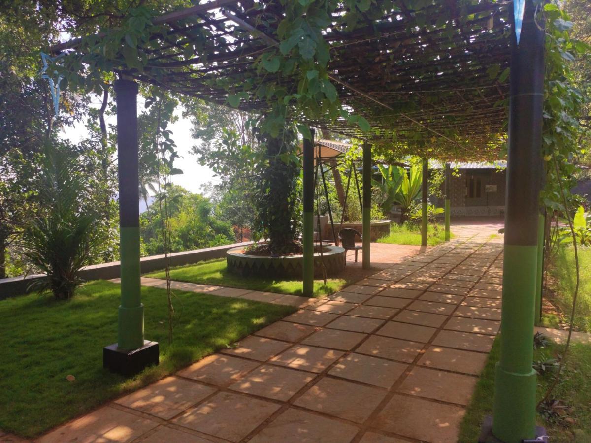Stone Hills Hotel Kannur Bagian luar foto