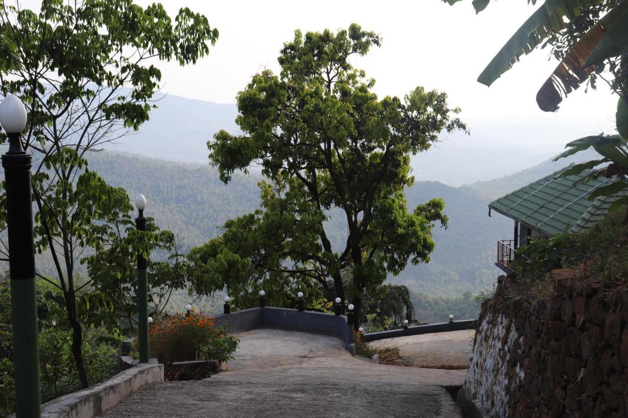 Stone Hills Hotel Kannur Bagian luar foto